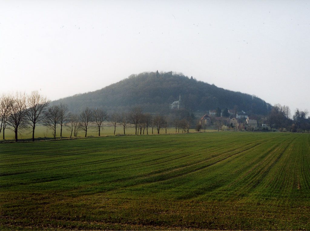 Gröditzburg am Fuße des Bober-Katzbach-Gebirges

Ruiny zamku Grodziec na Przedgórzu Sudeckim